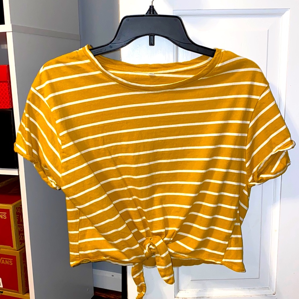 Tie-front crop top